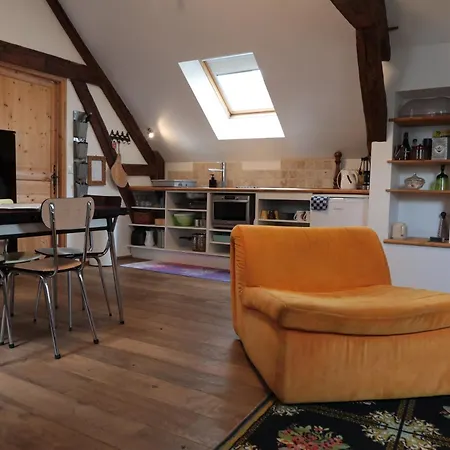 Jade House Hyper Centre *