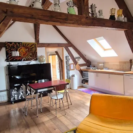 Jade House Hyper Centre Apartment